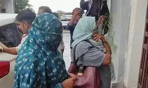 शिलांग पुलिस पहुंची रतलाम, सिलोम जेम्स की ससुराल से बैग जब्त शिलांग पुलिस पहुंची रतलाम, सिलोम जेम्स की ससुराल से बैग जब्त
