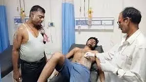 सीवान में दो समूहों में झड़प, तेजाब और तलवार से हुई हिंसा, चार घायल सीवान में दो समूहों में झड़प, तेजाब और तलवार से हुई हिंसा, चार घायल