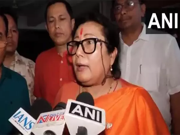 मणिपुर में लोकप्रिय सरकार लाई जानी चाहिए: पार्टी विधायकों से मुलाकात के बाद BJP प्रमुख शारदा देवी मणिपुर में लोकप्रिय सरकार लाई जानी चाहिए: पार्टी विधायकों से मुलाकात के बाद BJP प्रमुख शारदा देवी