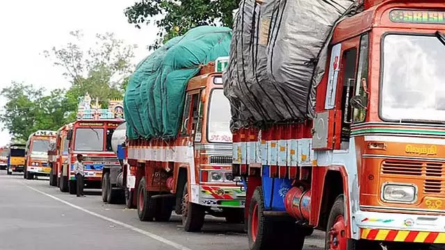 Omni बस मालिकों ने भारी वाहनों के लिए 100 दिन के बंदी आदेश को हटाए जाने का स्वागत किया Omni बस मालिकों ने भारी वाहनों के लिए 100 दिन के बंदी आदेश को हटाए जाने का स्वागत किया