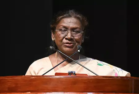 राष्ट्रपति मुर्मू का यूपी दौरा, गोरखपुर एम्स के दीक्षांत समारोह में होंगी शामिल राष्ट्रपति मुर्मू का यूपी दौरा, गोरखपुर एम्स के दीक्षांत समारोह में होंगी शामिल