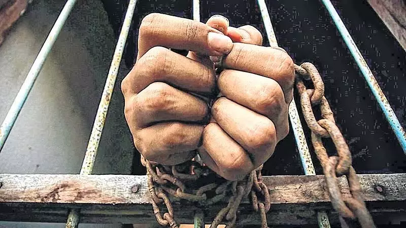 कुख्यात अपराधी काला पर कई मामलों में शामिल होने के आरोप में राष्ट्रीय सुरक्षा कानून के तहत मामला दर्ज कुख्यात अपराधी काला पर कई मामलों में शामिल होने के आरोप में राष्ट्रीय सुरक्षा कानून के तहत मामला दर्ज