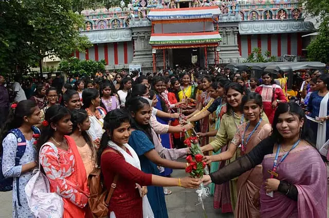 Tamil Nadu: कला और विज्ञान महाविद्यालयों में प्रथम वर्ष की कक्षाएं शुरू Tamil Nadu: कला और विज्ञान महाविद्यालयों में प्रथम वर्ष की कक्षाएं शुरू