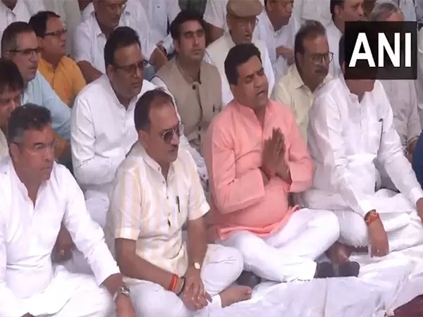 प्रवेश वर्मा, BJP नेता साहिब सिंह वर्मा की 18वीं पुण्यतिथि पर प्रार्थना सभा में शामिल हुए प्रवेश वर्मा, BJP नेता साहिब सिंह वर्मा की 18वीं पुण्यतिथि पर प्रार्थना सभा में शामिल हुए