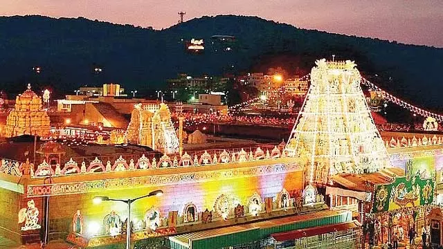 TTD स्थानीय भोजनालयों से जंक फूड को हटाने पर ध्यान केंद्रित कर रहा TTD स्थानीय भोजनालयों से जंक फूड को हटाने पर ध्यान केंद्रित कर रहा