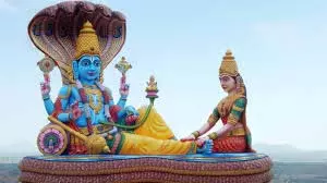 Devshayani Ekadashi 2025: इस पूजा विधि से करें भगवान को प्रसन्न, जानें देवशयनी एकादशी का महत्व Devshayani Ekadashi 2025: इस पूजा विधि से करें भगवान को प्रसन्न, जानें देवशयनी एकादशी का महत्व