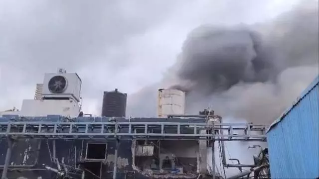 Hyderabad : केमिकल फैक्ट्री में विस्फोट, हताहत होने की आशंका Hyderabad : केमिकल फैक्ट्री में विस्फोट, हताहत होने की आशंका