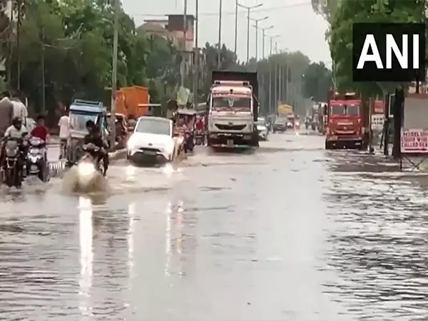 Hapur शहर में भारी बारिश के बाद भीषण जलभराव Hapur शहर में भारी बारिश के बाद भीषण जलभराव
