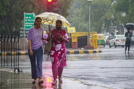 दिल्ली-एनसीआर में येलो अलर्ट, अगले हफ्ते तक बारिश का दौर रहेगा जारी दिल्ली-एनसीआर में येलो अलर्ट, अगले हफ्ते तक बारिश का दौर रहेगा जारी