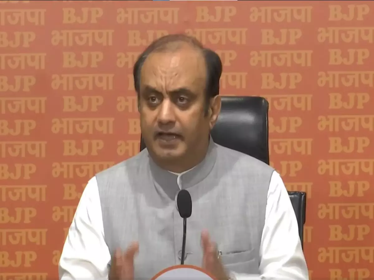 BJP सांसद सुधांशु त्रिवेदी ने वक्फ बिल के विरोध पर इंडिया ब्लॉक की आलोचना की BJP सांसद सुधांशु त्रिवेदी ने वक्फ बिल के विरोध पर इंडिया ब्लॉक की आलोचना की