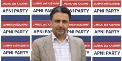 अरु घाटी पुनः खोलने पर रफी मीर ने एलजी सिन्हा का जताया आभार अरु घाटी पुनः खोलने पर रफी मीर ने एलजी सिन्हा का जताया आभार