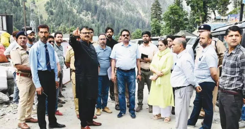 मंत्री जावेद राणा ने गंदेरबल में अमरनाथ यात्रा व्यवस्था की समीक्षा की मंत्री जावेद राणा ने गंदेरबल में अमरनाथ यात्रा व्यवस्था की समीक्षा की