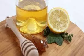 Health: जानिए वजन घटाने के लिए नींबू और शहद का पानी पीना कितना फायदेमंद है Health: जानिए वजन घटाने के लिए नींबू और शहद का पानी पीना कितना फायदेमंद है