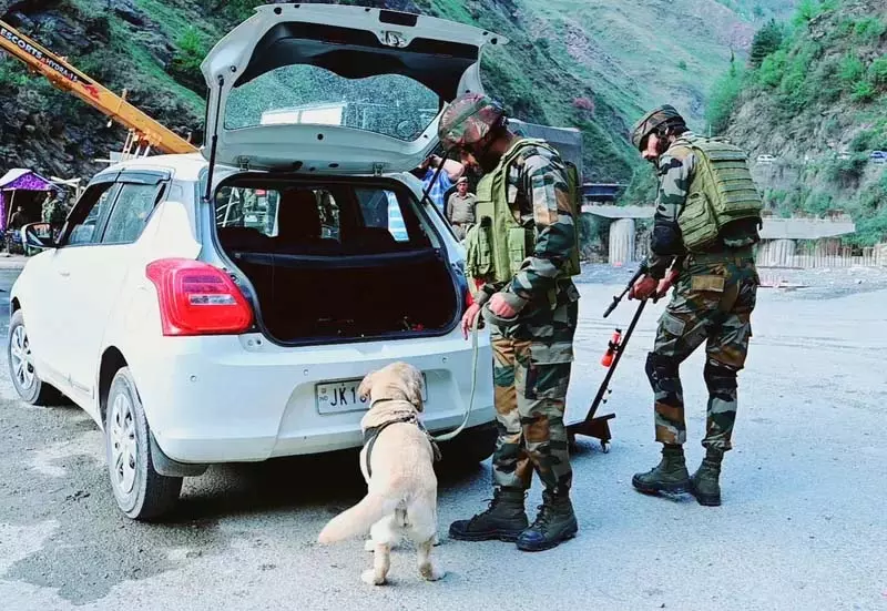 अमरनाथ यात्रा से पहले जम्मू में पुलिस ने सुरक्षा कड़ी कर दी अमरनाथ यात्रा से पहले जम्मू में पुलिस ने सुरक्षा कड़ी कर दी