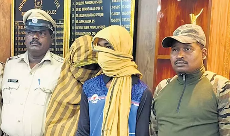 Odisha के रत्नागिरी में 35 वर्षीय व्यक्ति की हत्या के आरोप में दो लोग गिरफ्तार Odisha के रत्नागिरी में 35 वर्षीय व्यक्ति की हत्या के आरोप में दो लोग गिरफ्तार