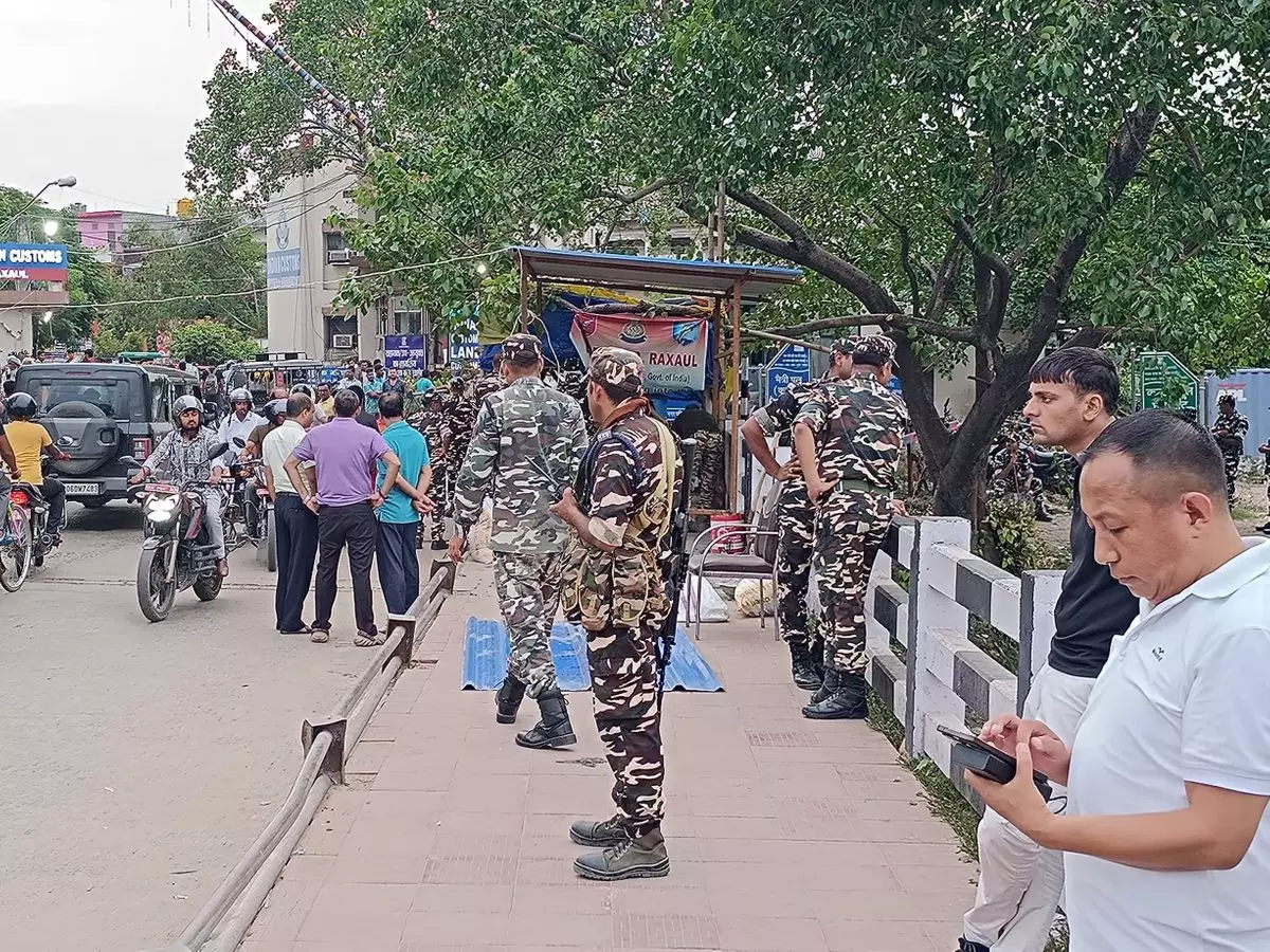 East Champaran: मैत्री पुल पर SSB पोस्ट निर्माण विवाद, रक्सौल में तनावपूर्ण स्थिति East Champaran: मैत्री पुल पर SSB पोस्ट निर्माण विवाद, रक्सौल में तनावपूर्ण स्थिति