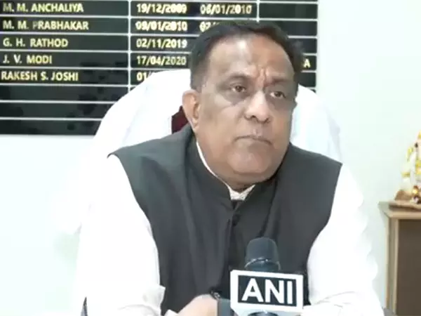 सिविल अस्पताल के चिकित्सा अधीक्षक राकेश जोशी ने कहा, 260 मृतकों के शव परिजनों को सौंप दिए गए सिविल अस्पताल के चिकित्सा अधीक्षक राकेश जोशी ने कहा, 260 मृतकों के शव परिजनों को सौंप दिए गए