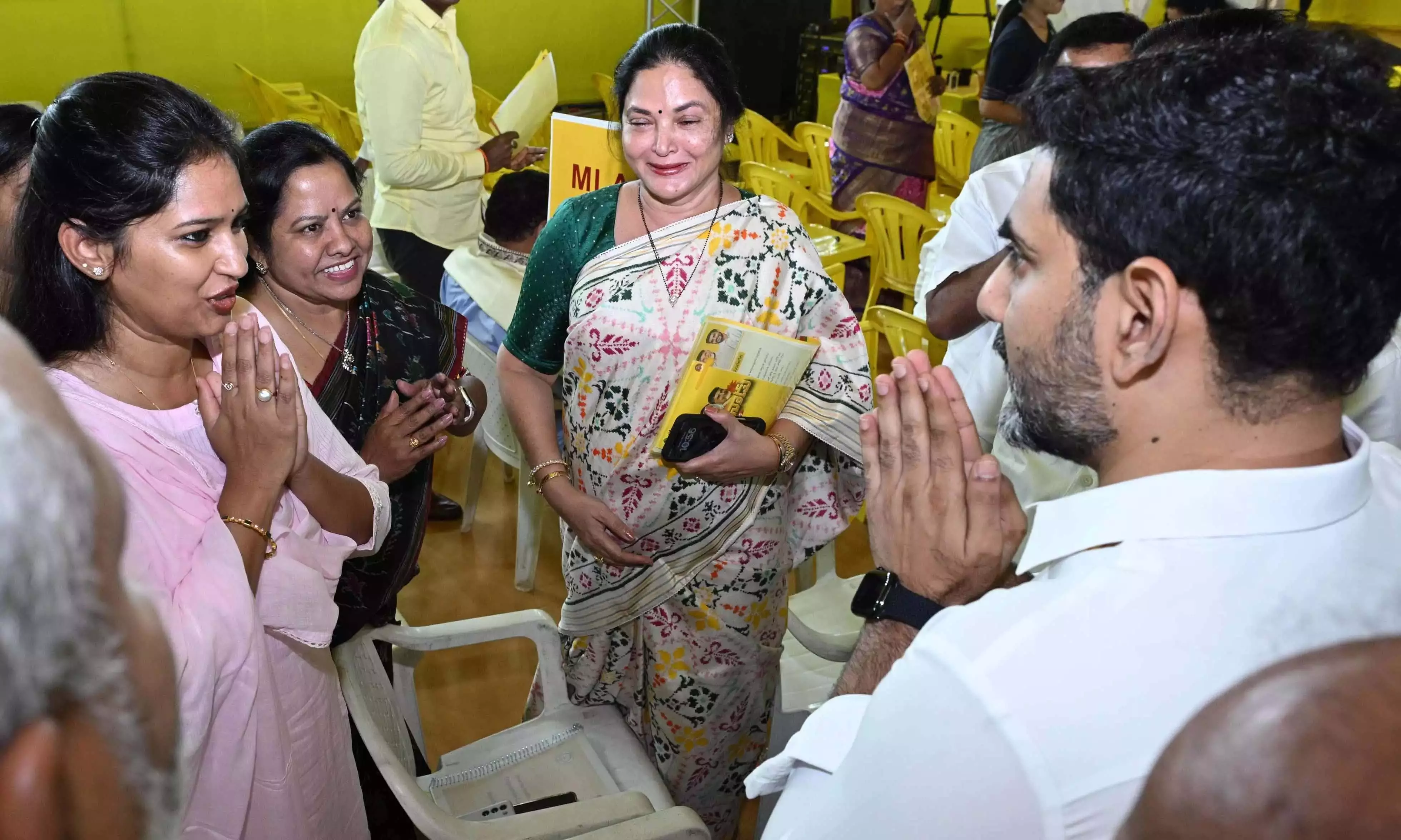 आंध्र प्रदेश के हर जिले और निर्वाचन क्षेत्र में TD का अपना पार्टी कार्यालय होगा आंध्र प्रदेश के हर जिले और निर्वाचन क्षेत्र में TD का अपना पार्टी कार्यालय होगा