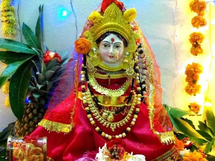Mangla Gauri Vrat vidhi: इस विधि से करें मंगला गौरी व्रत पूजा, विवाह और ससुराल से जुड़ी बाधाएं होंगी दूर Mangla Gauri Vrat vidhi: इस विधि से करें मंगला गौरी व्रत पूजा, विवाह और ससुराल से जुड़ी बाधाएं होंगी दूर