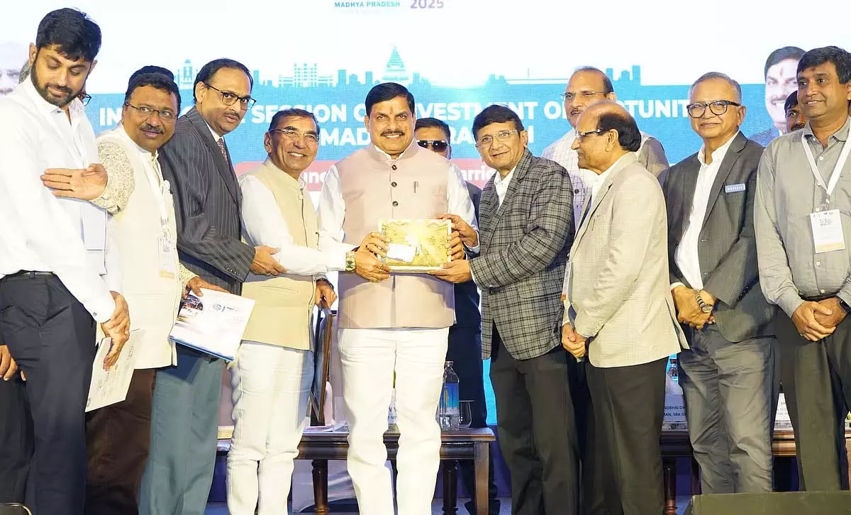सूरत सम्मेलन में MP को 15,710 करोड़ का निवेश मिला सूरत सम्मेलन में MP को 15,710 करोड़ का निवेश मिला