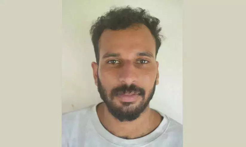 Kerala : नौकरी का झांसा देकर लाखों की ठगी करने वाला युवक गिरफ्तार Kerala : नौकरी का झांसा देकर लाखों की ठगी करने वाला युवक गिरफ्तार