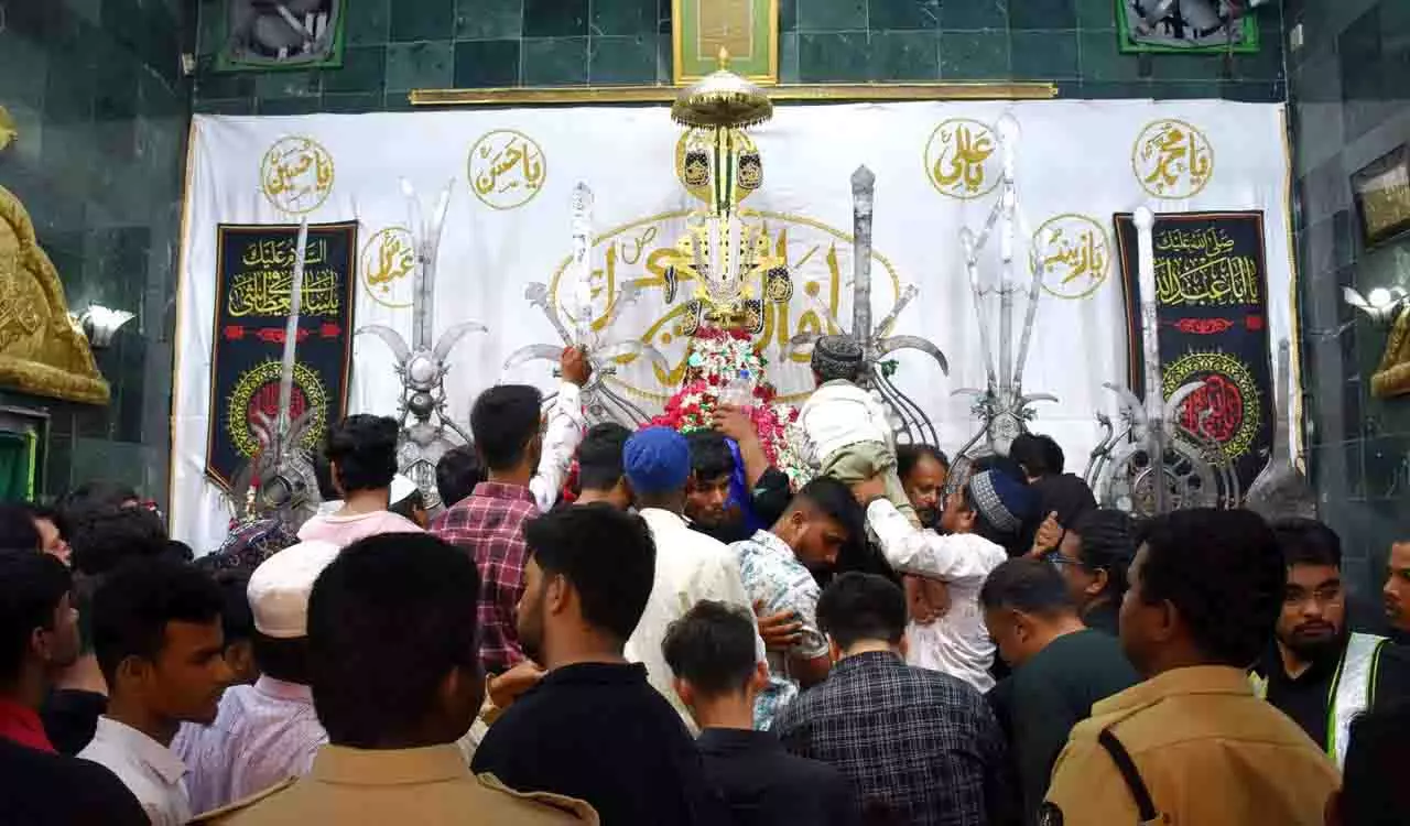 Hyderabad का बीबी का आलम, 200 साल पुरानी मुहर्रम परंपरा Hyderabad का बीबी का आलम, 200 साल पुरानी मुहर्रम परंपरा