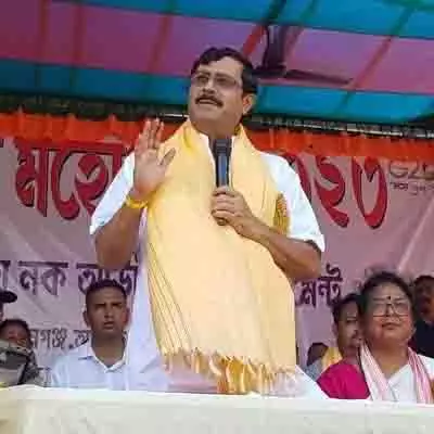 BJP नेता ने कोलकाता गैंगरेप टिप्पणी को लेकर मदन मित्रा, कल्याण बनर्जी की आलोचना की BJP नेता ने कोलकाता गैंगरेप टिप्पणी को लेकर मदन मित्रा, कल्याण बनर्जी की आलोचना की
