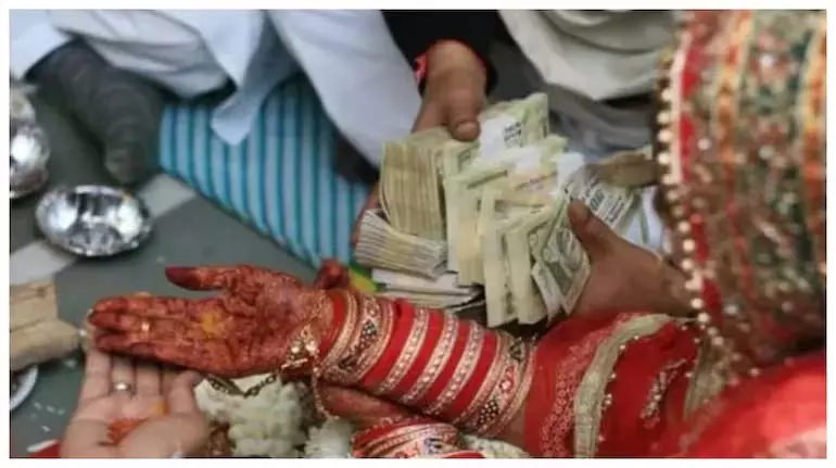 Tamil Nadu में प्रताड़ना के बाद नवविवाहिता ने आत्महत्या की Tamil Nadu में प्रताड़ना के बाद नवविवाहिता ने आत्महत्या की