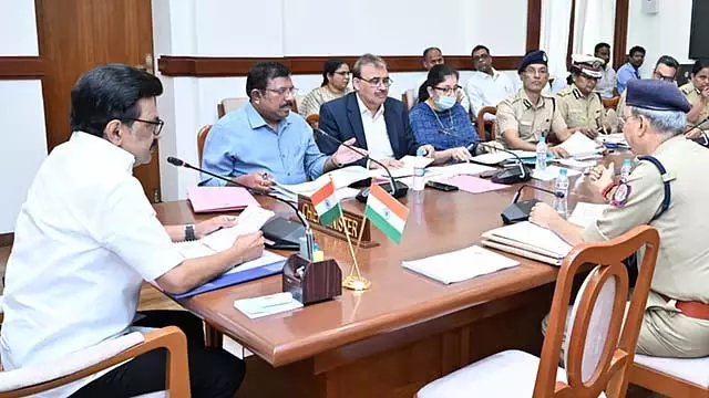 कानून व्यवस्था: मुख्यमंत्री की अध्यक्षता में समीक्षा बैठक कानून व्यवस्था: मुख्यमंत्री की अध्यक्षता में समीक्षा बैठक