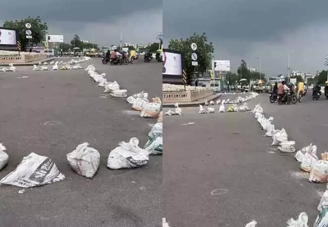 Lucknow: ट्रैफिक प्रबंधन का ट्रायल शुरू, मिट्टी की बोरियों से बदलेगा यातायात का नक्शा Lucknow: ट्रैफिक प्रबंधन का ट्रायल शुरू, मिट्टी की बोरियों से बदलेगा यातायात का नक्शा