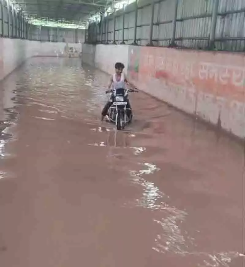 Panchkula में लगातार दूसरे दिन भी जलभराव Panchkula में लगातार दूसरे दिन भी जलभराव