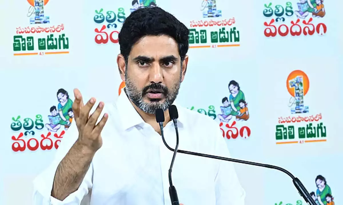 Andhra के मंत्री लोकेश ने ECET पर जगन के आरोपों का किया खंडन Andhra के मंत्री लोकेश ने ECET पर जगन के आरोपों का किया खंडन
