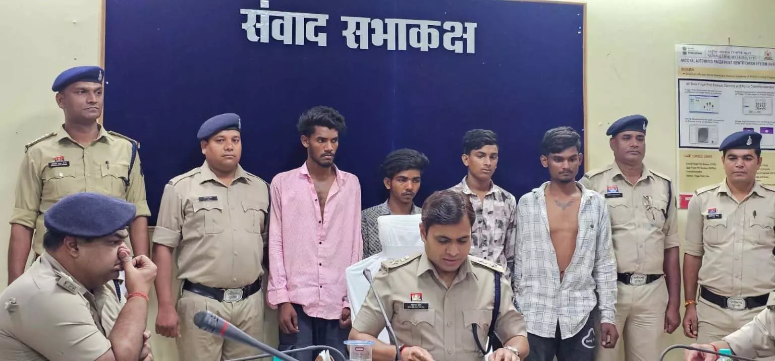 पुरानी रंजिश में दोस्तों ने ही की दोस्त की हत्या, शव को पत्थर से बांधकर नदी में फेंका पुरानी रंजिश में दोस्तों ने ही की दोस्त की हत्या, शव को पत्थर से बांधकर नदी में फेंका