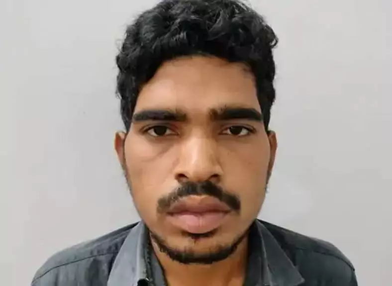 CG: फरार एससी/एसटी एक्ट का आरोपी गिरफ्तार CG: फरार एससी/एसटी एक्ट का आरोपी गिरफ्तार