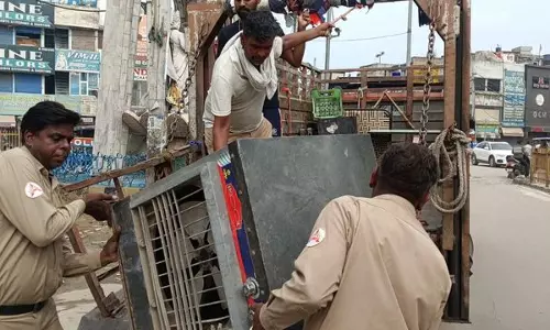 विक्रेताओं के विरोध के बावजूद करनाल नगर निगम ने रविवार का बाजार बंद कर दिया विक्रेताओं के विरोध के बावजूद करनाल नगर निगम ने रविवार का बाजार बंद कर दिया