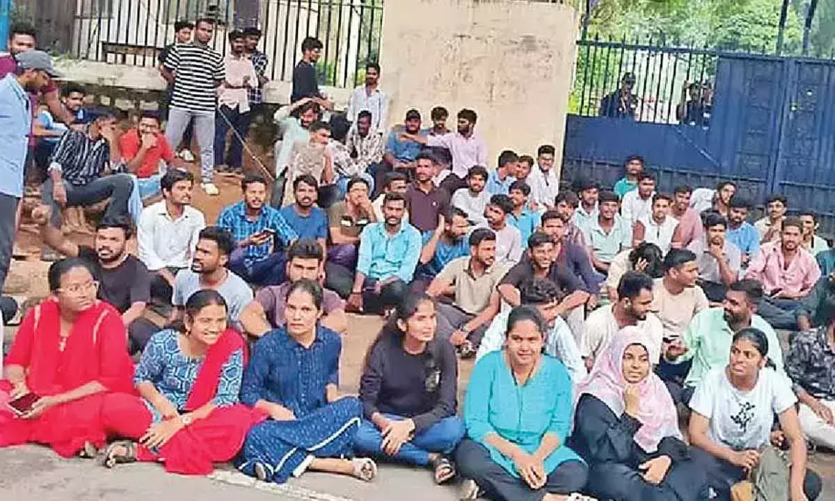 निज़ाम कॉलेज छात्रावास संकट: निज़ाम के परिजनों ने सीएम से हस्तक्षेप करने का आग्रह किया