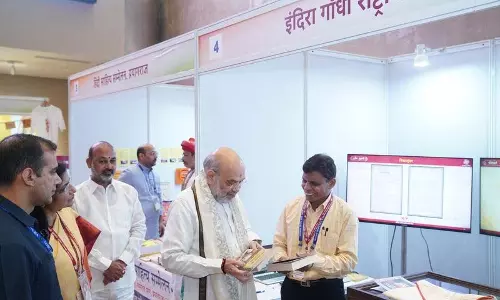 शाह का दौरा: राजभाषा विभाग की 50वीं वर्षगांठ समारोह में IGNCA स्टॉल का अवलोकन शाह का दौरा: राजभाषा विभाग की 50वीं वर्षगांठ समारोह में IGNCA स्टॉल का अवलोकन