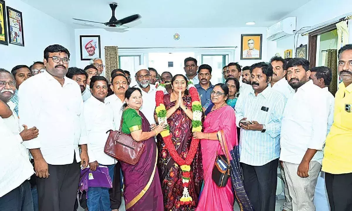 Andhra: B.C. कल्याण मंत्री ने छात्रावास के छात्रों की विशेष देखभाल के निर्देश दिए