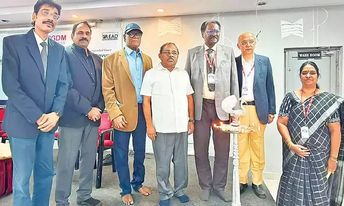 Andhra: छात्रों को उद्योग की जरूरतों को पूरा करने के लिए कौशल विकसित करने के लिए कहा गया