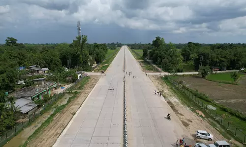 Assam CM ने मोरन में आपातकालीन लैंडिंग सुविधा की समीक्षा की Assam CM ने मोरन में आपातकालीन लैंडिंग सुविधा की समीक्षा की