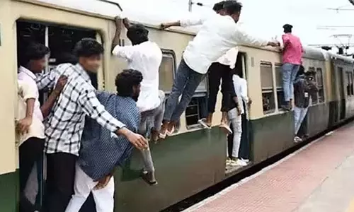 रेलवे स्टेशनों पर छात्रों द्वारा उत्पात मचाने के 158 मामले दर्ज