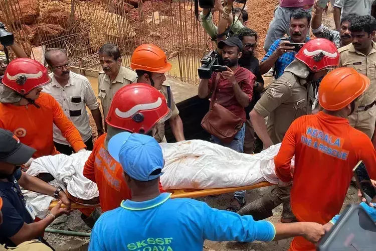Kozhikode में भवन निर्माण के दौरान भूस्खलन के कारण दुर्घटना प्रवासी मजदूर की मौत