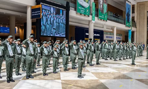 Dubai Police ने छात्रों के लिए 16 प्रशिक्षण केंद्रों में ग्रीष्मकालीन कार्यक्रम शुरू किया