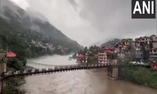 Mandi में रेड अलर्ट जारी, भारी बारिश के बाद ब्यास नदी में बाढ़