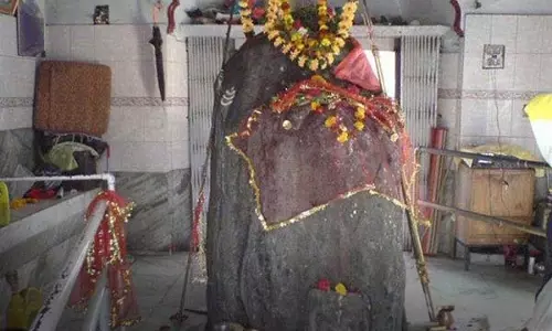 धर्म: हर सोमवार को करें इस नियम का पालन, नौ ग्रहों से होने वाली परेशानियां होंगी खत्म धर्म: हर सोमवार को करें इस नियम का पालन, नौ ग्रहों से होने वाली परेशानियां होंगी खत्म