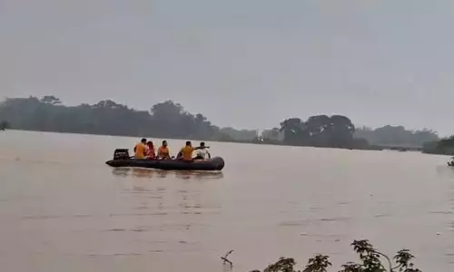 Odisha ; खतरे के स्तर से ऊपर बह रही नदियाँ Odisha ; खतरे के स्तर से ऊपर बह रही नदियाँ
