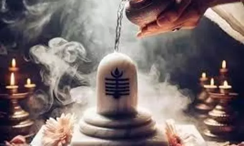 Aaj Ka Panchang: आज है महादेव का दिन, शुभ मुहूर्त और राहुकाल समय देखकर करें पूजा Aaj Ka Panchang: आज है महादेव का दिन, शुभ मुहूर्त और राहुकाल समय देखकर करें पूजा