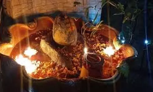 Sawan Somvar: सावन में इन 5 जगहों पर जलाएं दीपक और पाएं भगवान शिव का विशेष आशीर्वाद Sawan Somvar: सावन में इन 5 जगहों पर जलाएं दीपक और पाएं भगवान शिव का विशेष आशीर्वाद