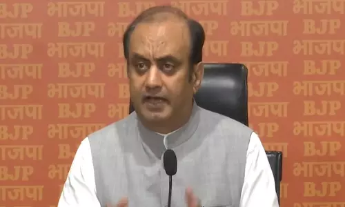 BJP सांसद सुधांशु त्रिवेदी ने वक्फ बिल के विरोध पर इंडिया ब्लॉक की आलोचना की BJP सांसद सुधांशु त्रिवेदी ने वक्फ बिल के विरोध पर इंडिया ब्लॉक की आलोचना की