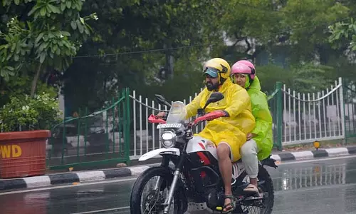 राजधानी में खत्म हुआ मानसून का इंतजार, IMD ने भारी बारिश का अनुमान जताया